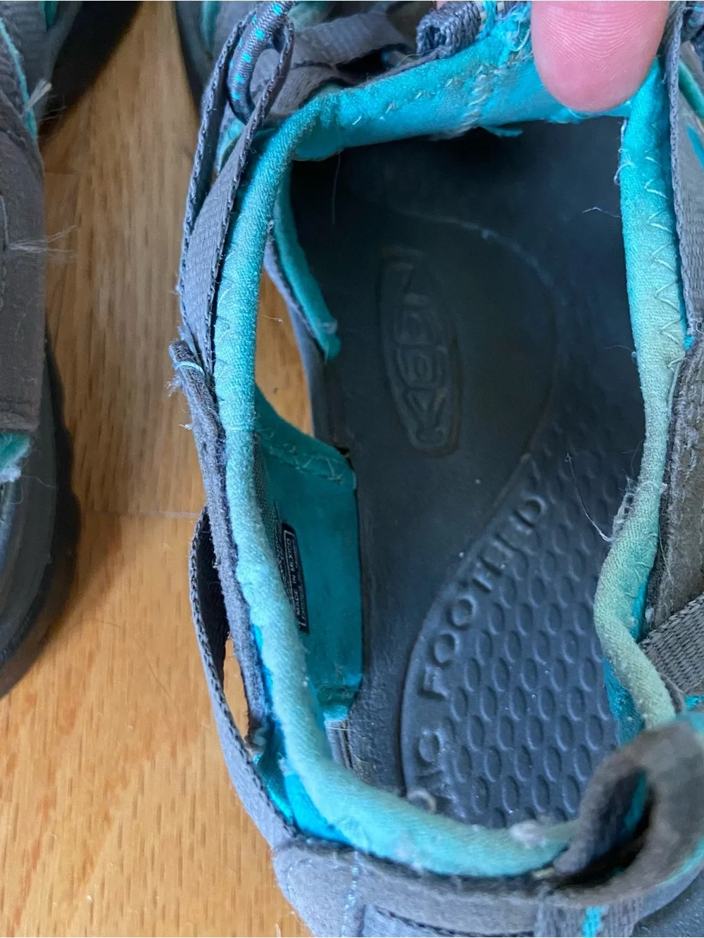 KEEN Whisper Closed Toe Sport Sandal Women's 10 Waterproof Outdoor Strappy Gray
